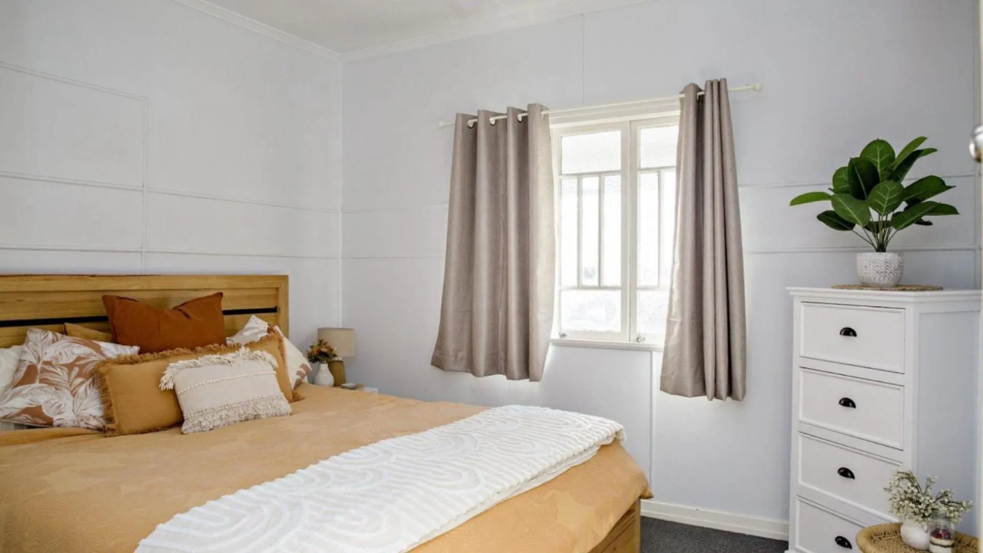 Blue Beach House Caloundra